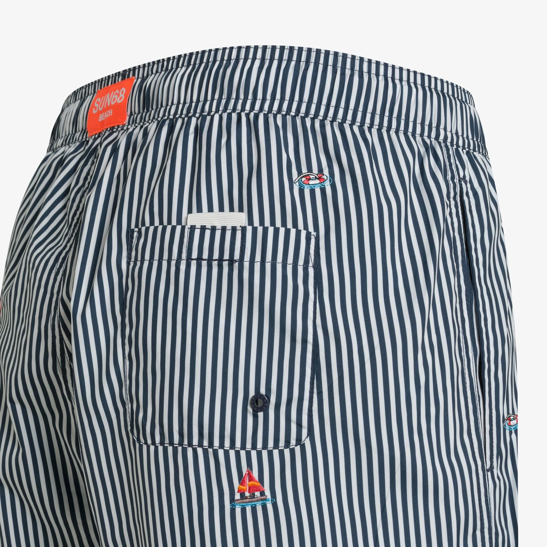 Shorts Mare SUN68 a Righe Blu Navy e Bianco con Ricami - immagine 2